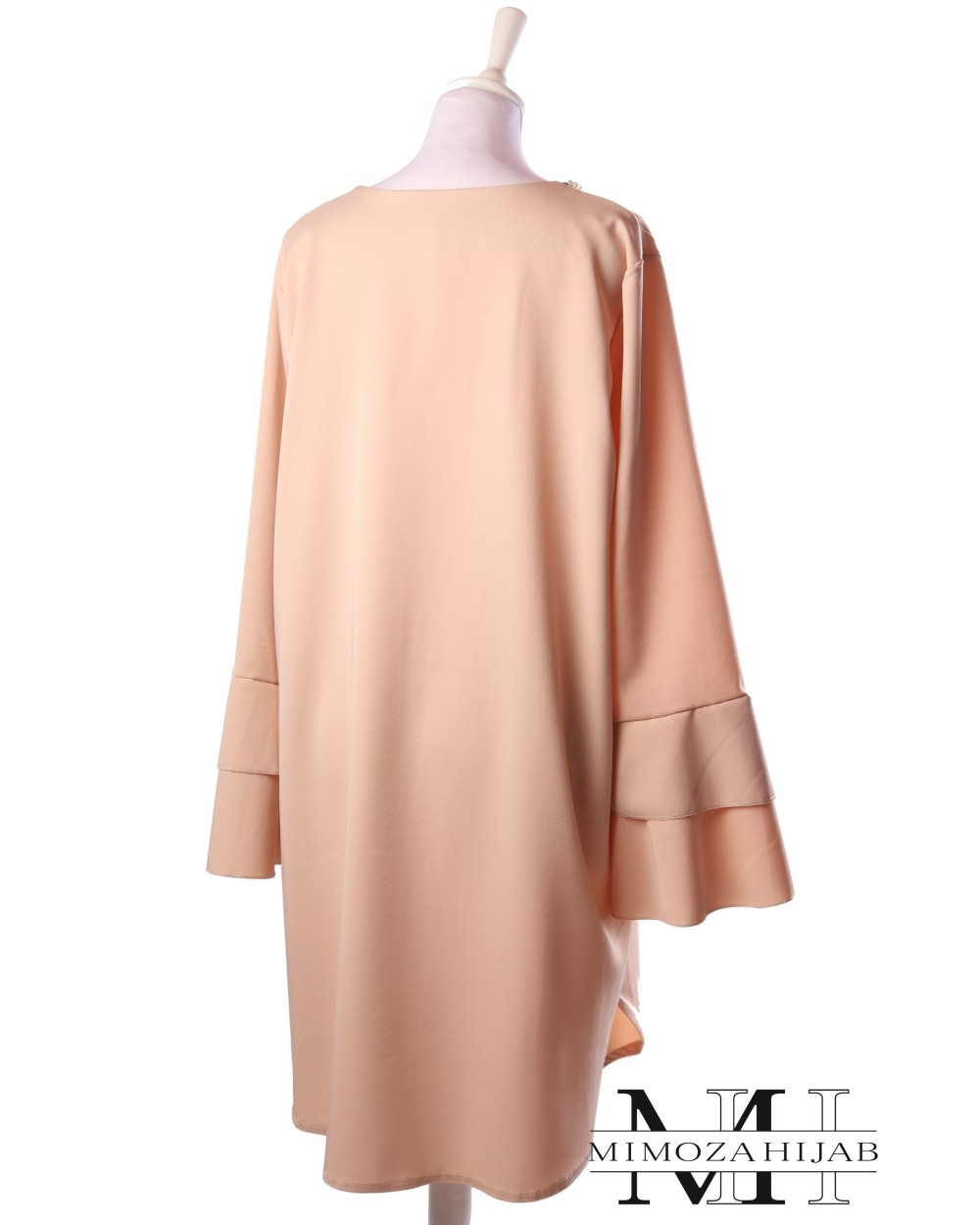 Tunique Chic volant et collier perles