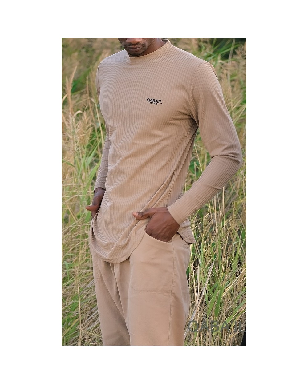 Level Qabail light sweater