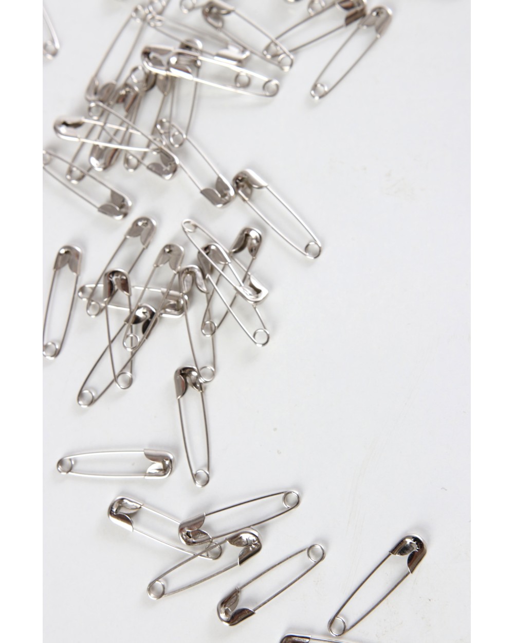 Sef of 50 safety pin