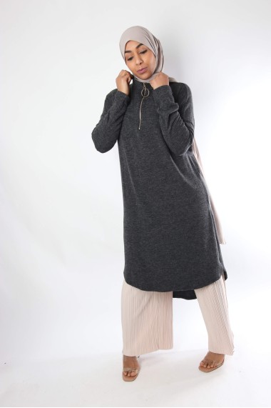 Long knit tunic with zip...
