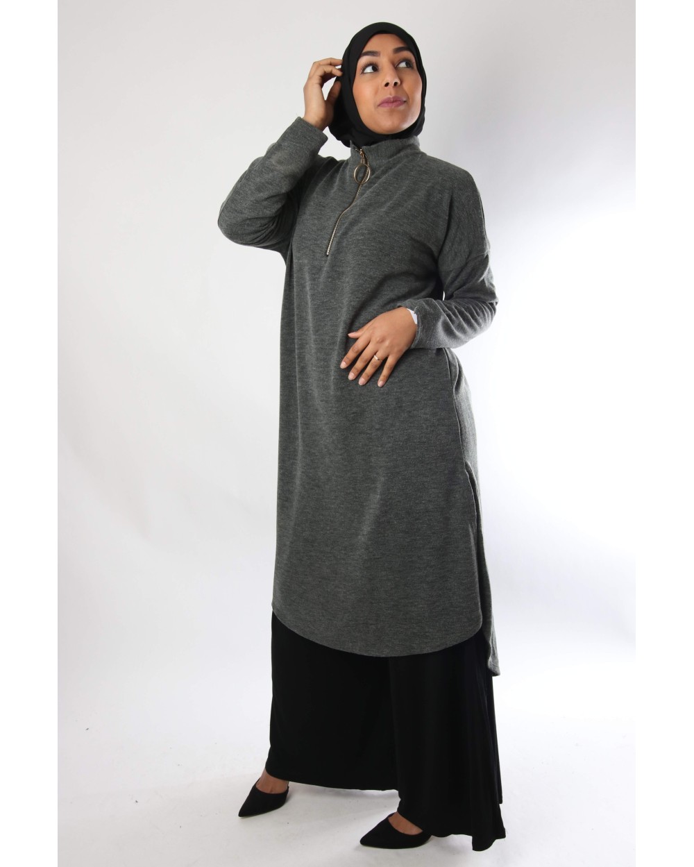 Long knit tunic with zip collar