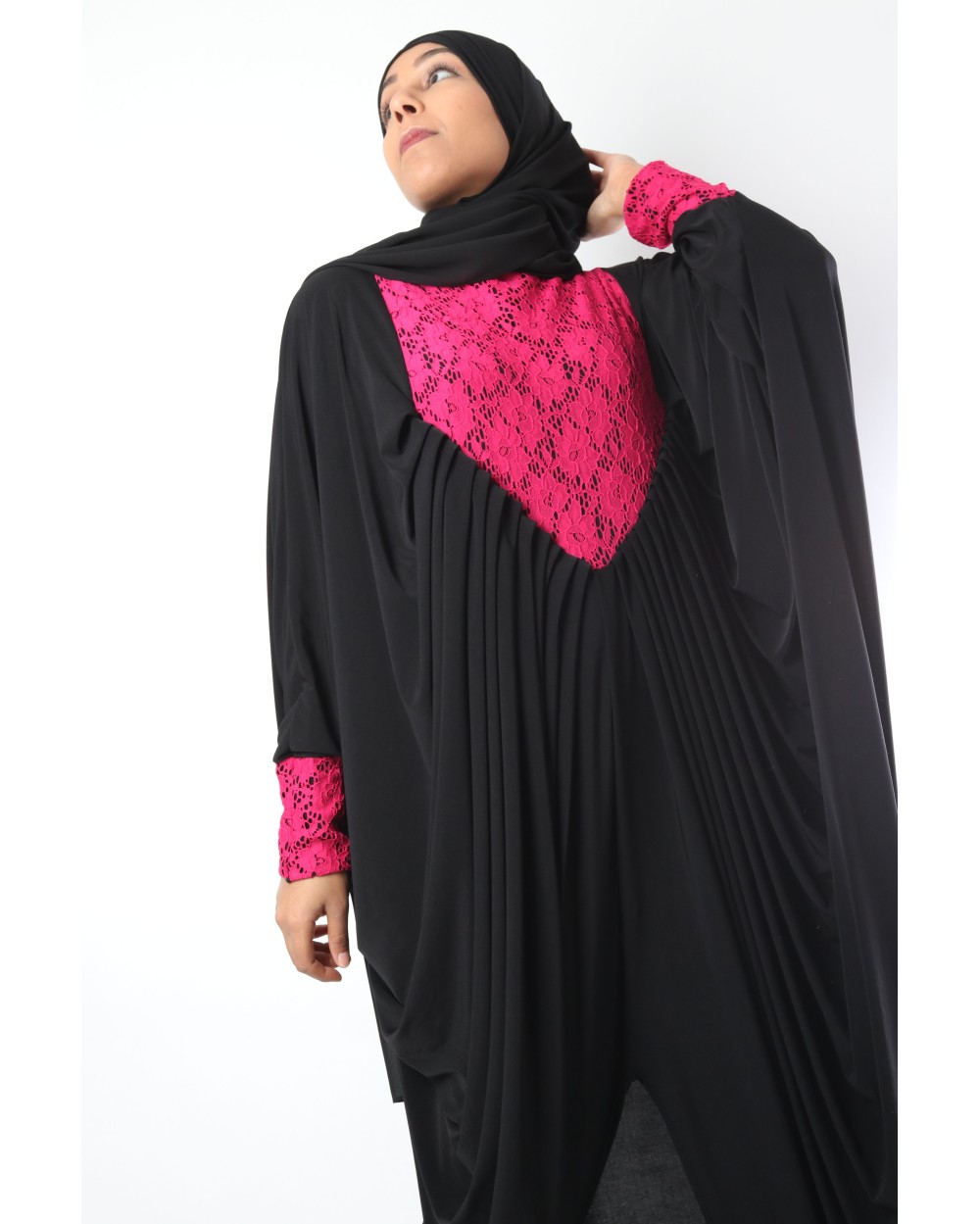 Emirati Eylul Abaya