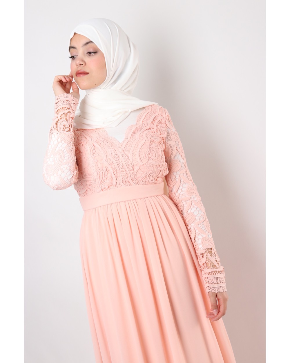 Dentella evening dress with lace sleeves