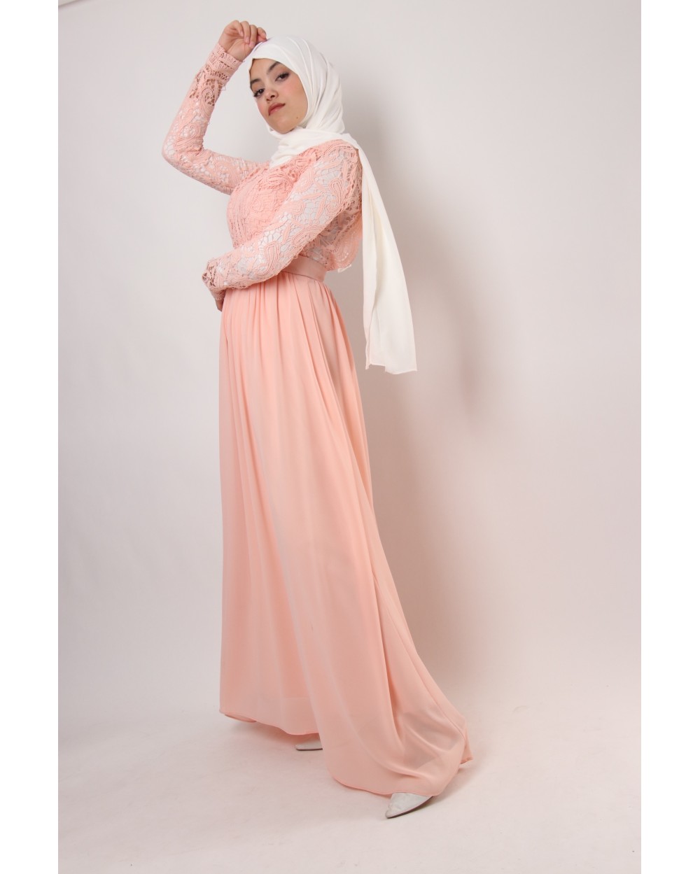 Dentella evening dress with lace sleeves