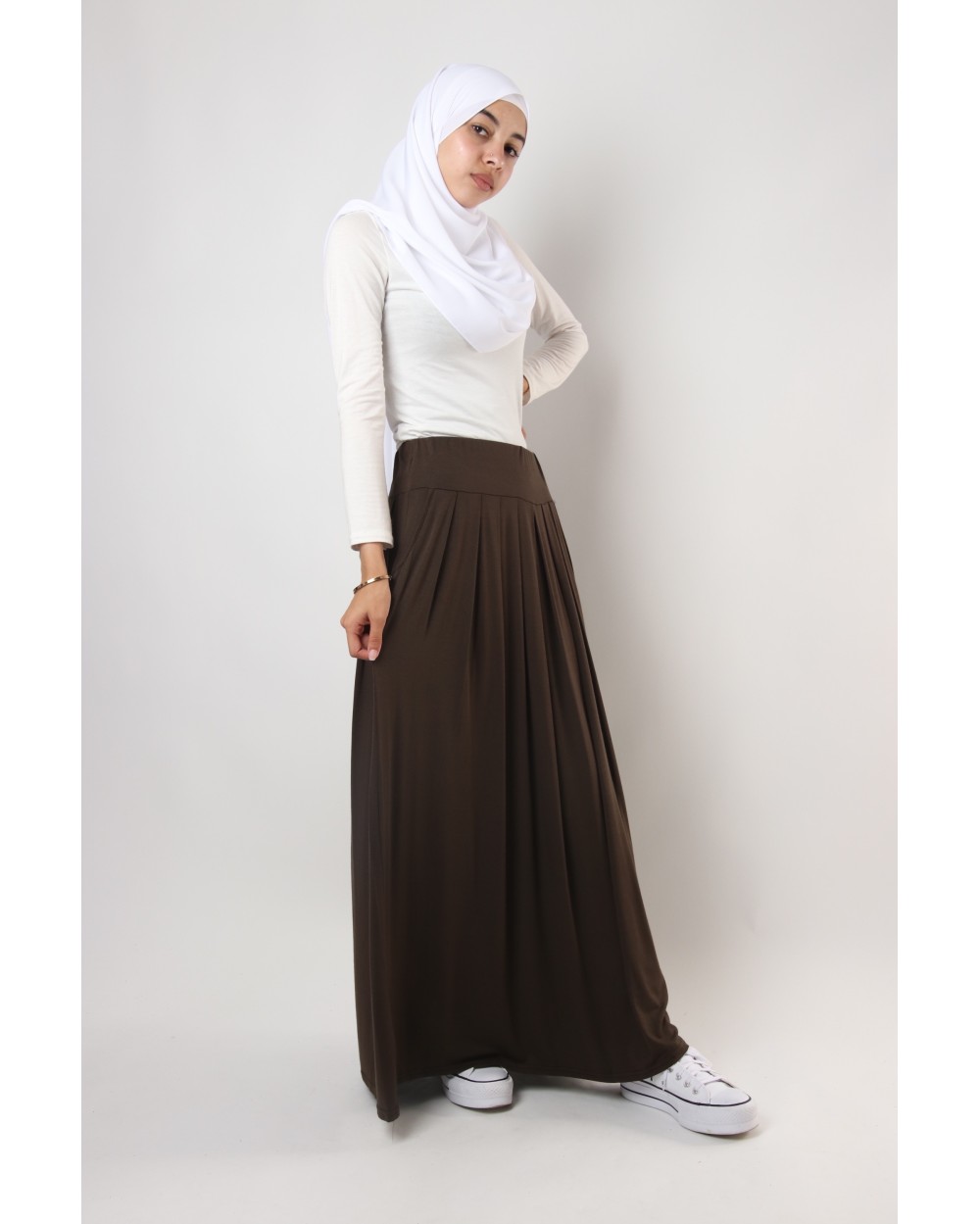 Long skirt with pockets