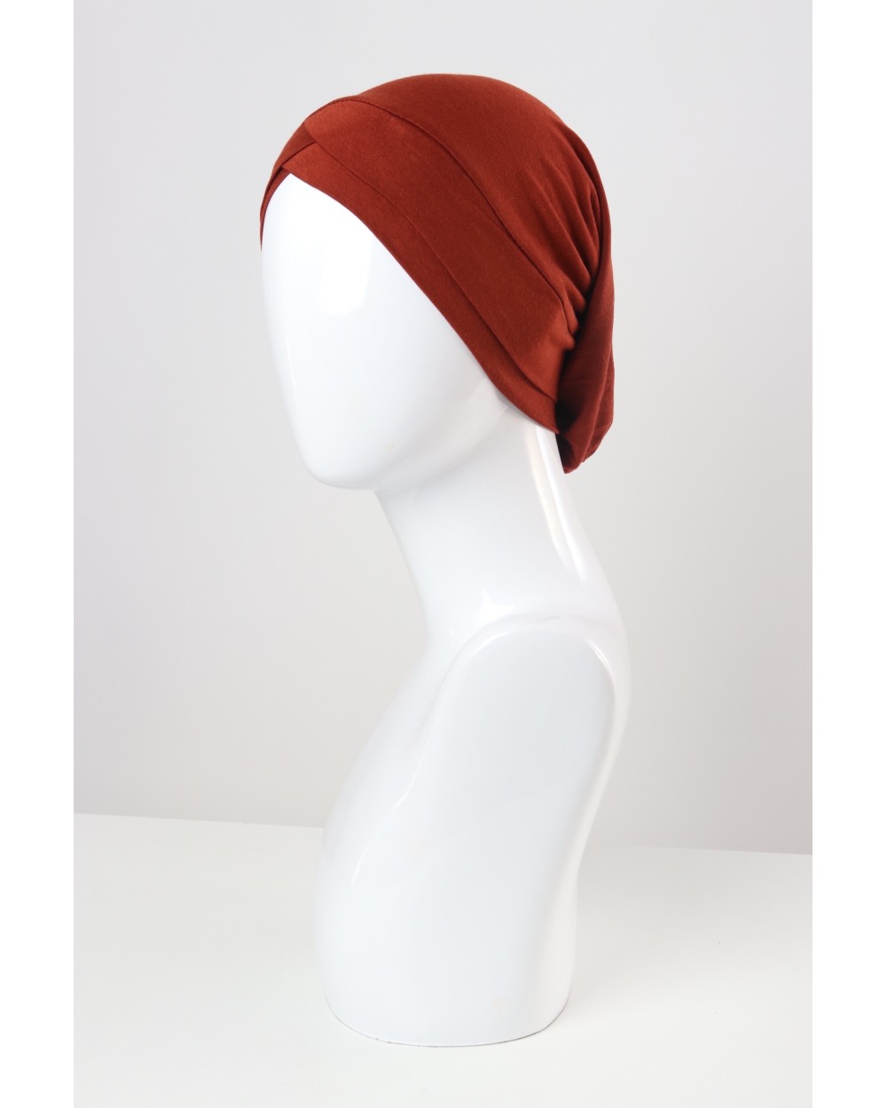 Closed double crossed beanie