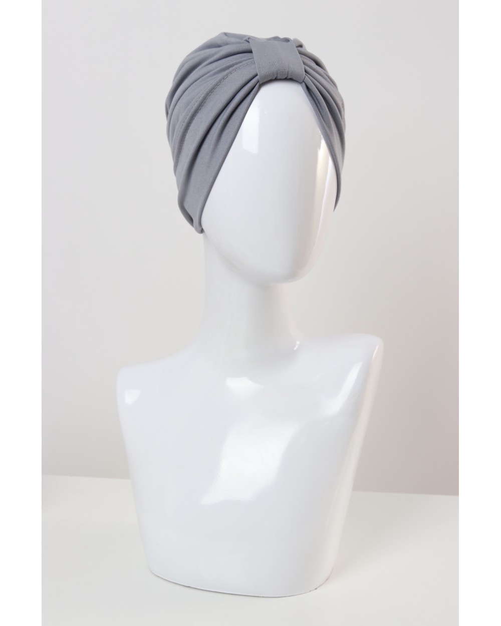 Slip-on turban with buckle