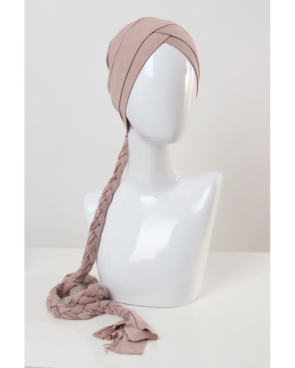 Double-breasted plain knotted turban with mat