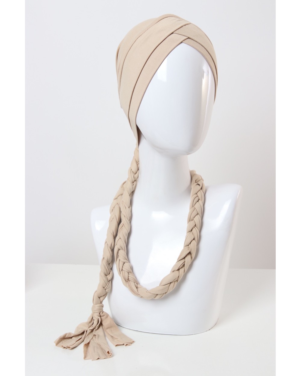 Double-breasted plain knotted turban with mat