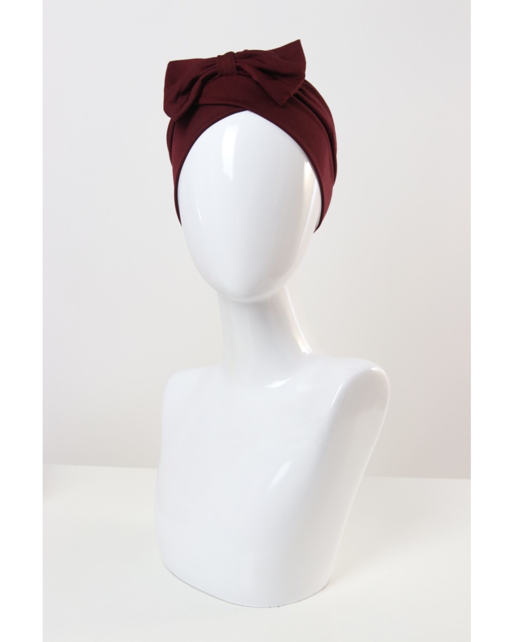 Pull-on bow tie turban
