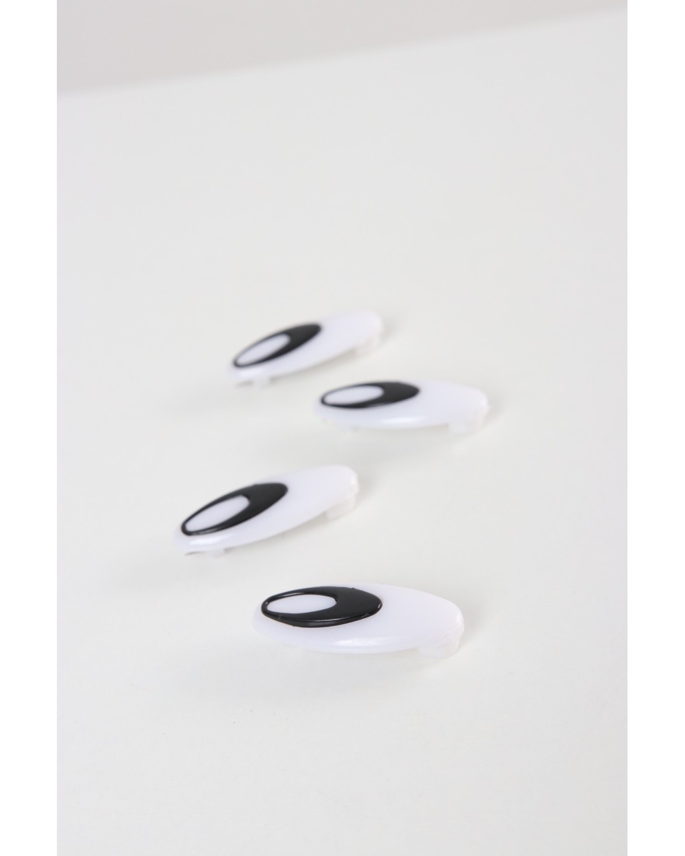 Lot 4 broches YY Blanc