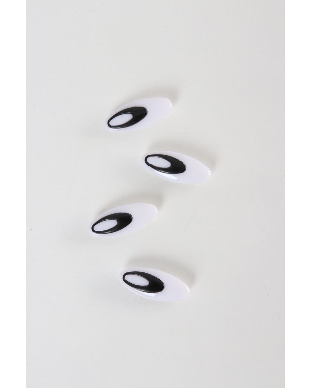 Lot 4 broches YY Blanc