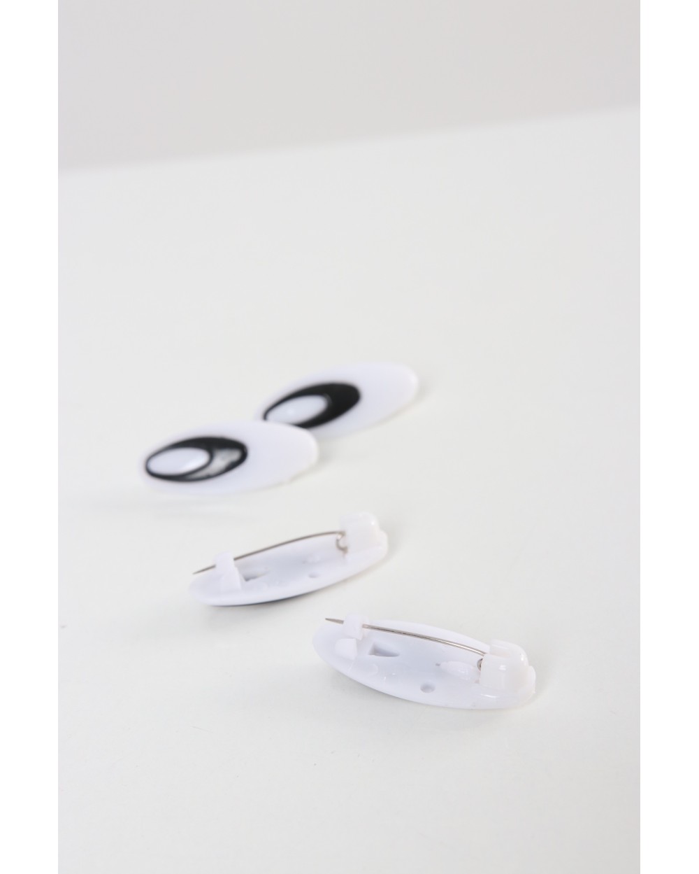 Lot 4 broches YY Blanc