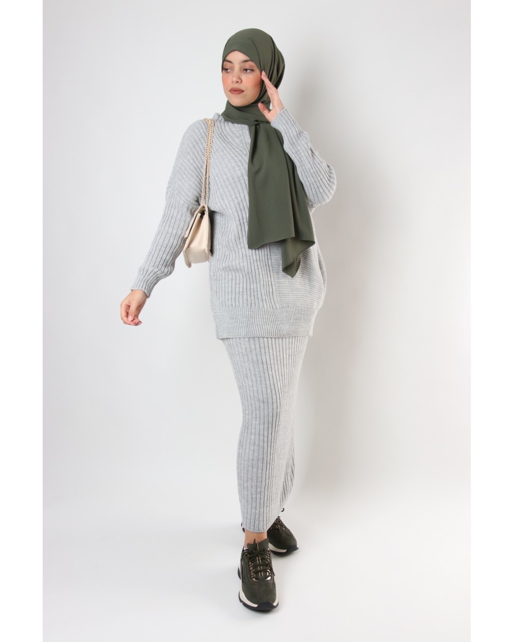 Elzisnah skirt and pullover set