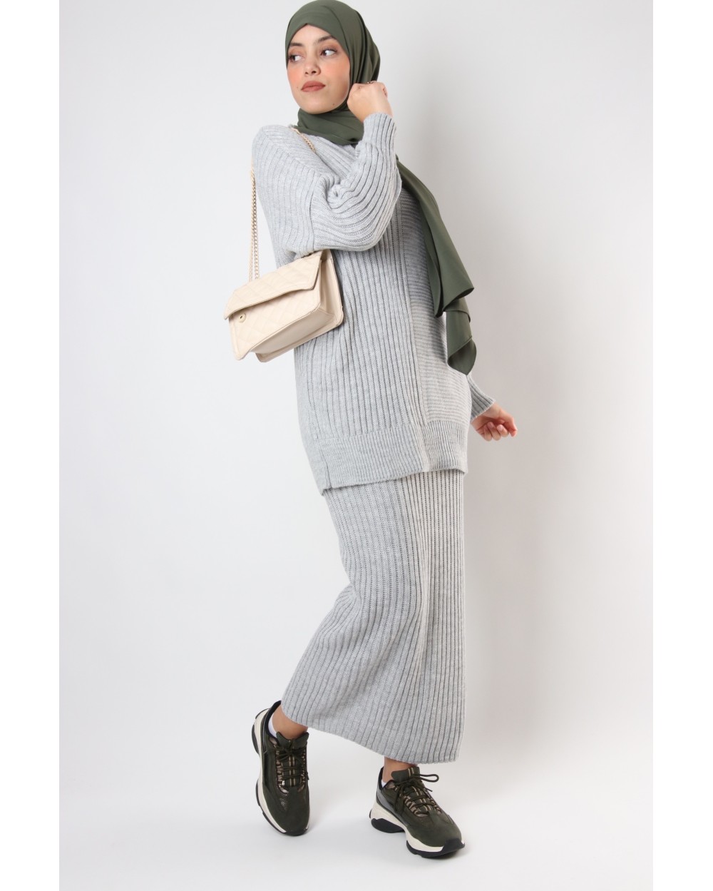 Elzisnah skirt and pullover set