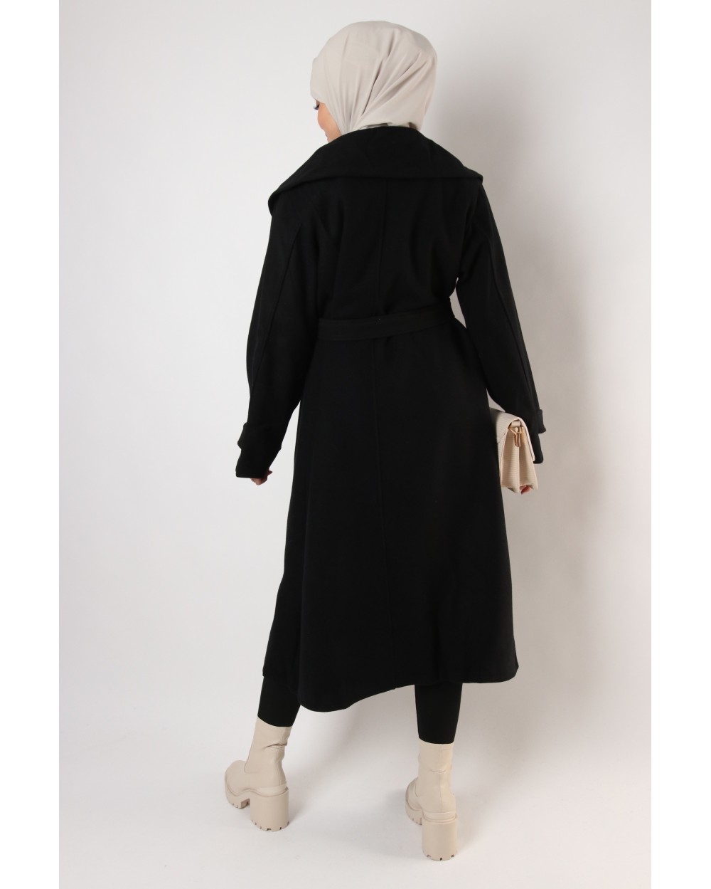 Mattalia coat with belt
