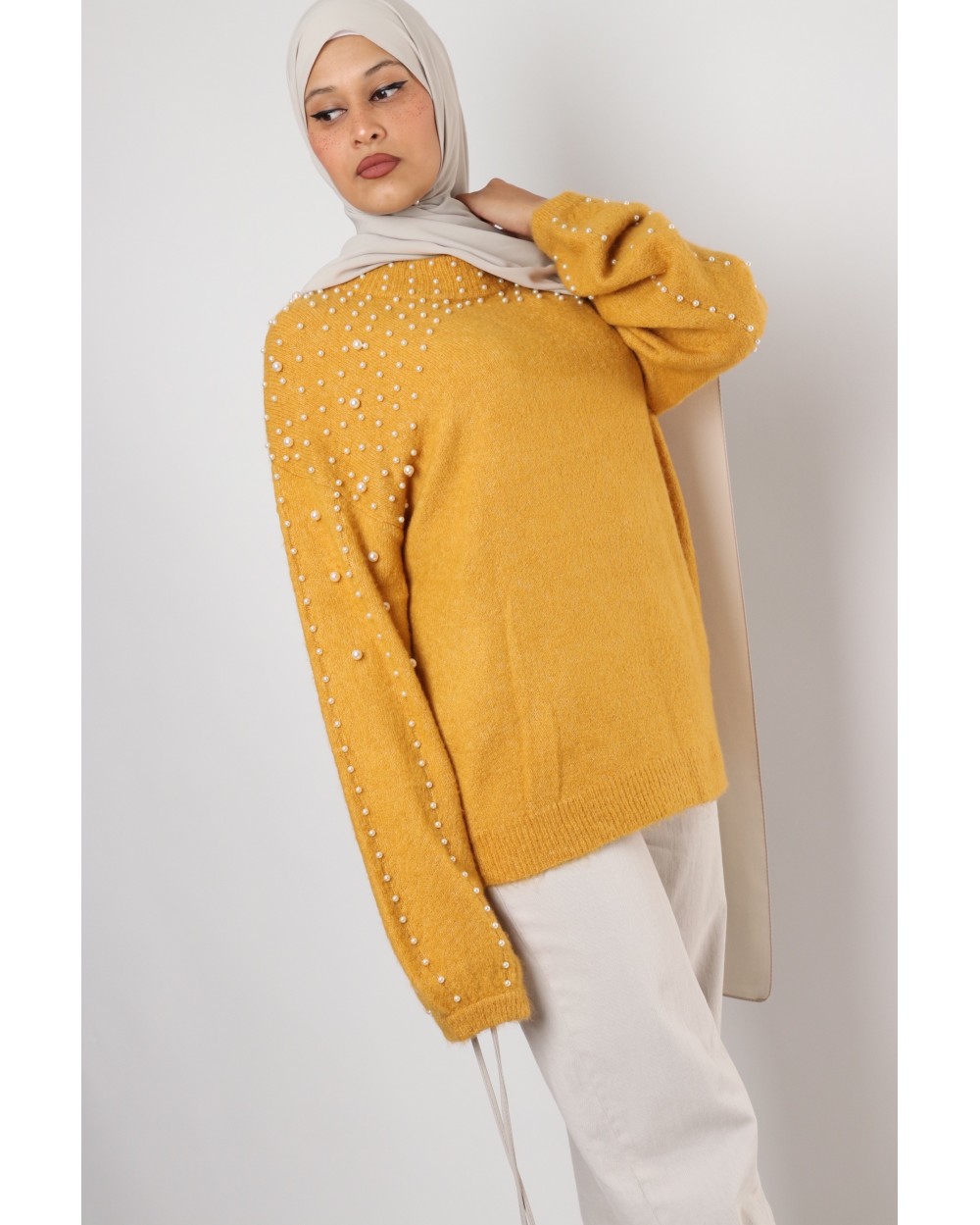 Pull MYA court perlé avec manches lanternes