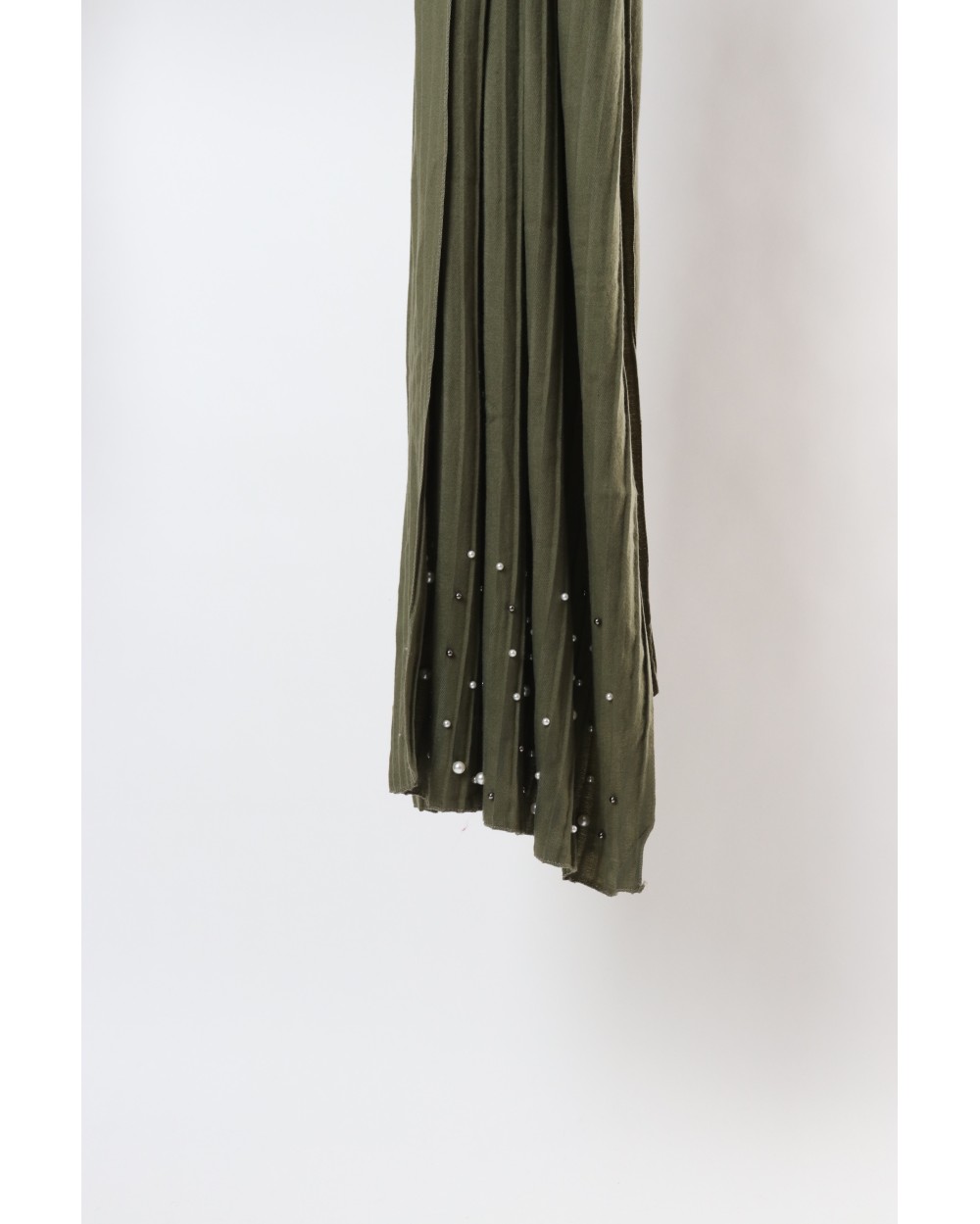 Maxi pleated scarf with pearls