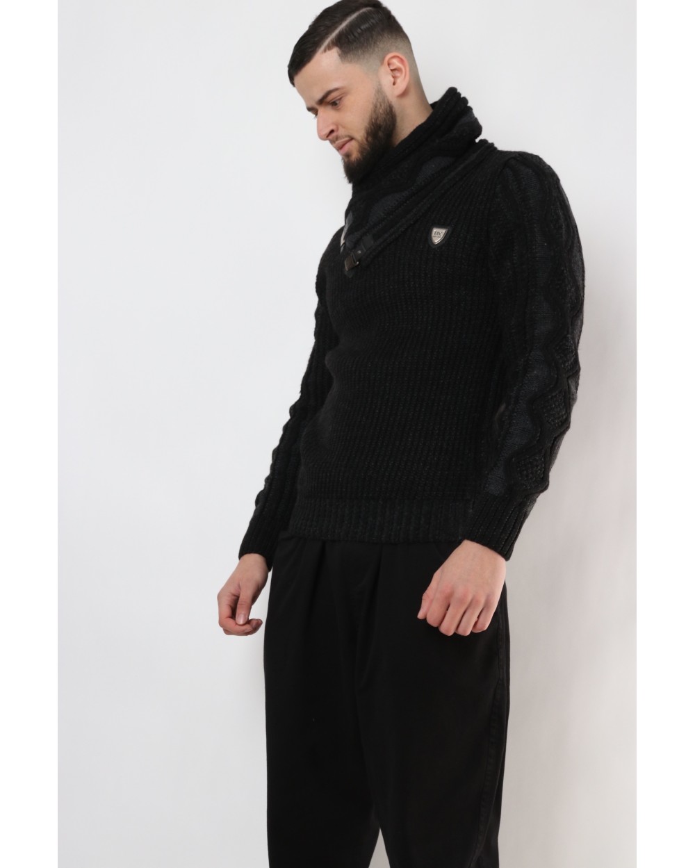 Pull en laine avec col montant ajustable