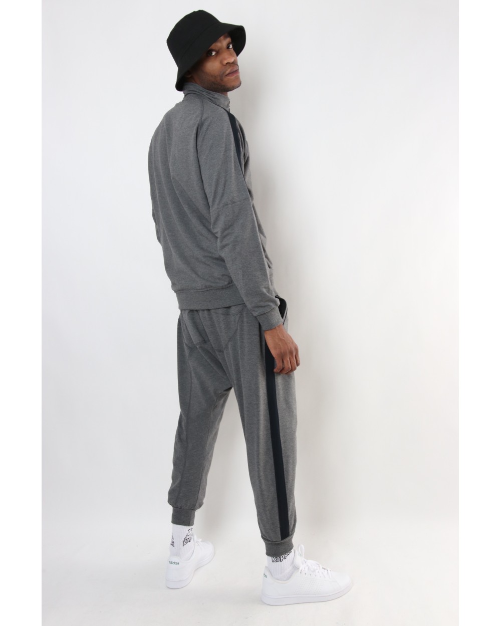 Start Qaba'il tracksuit