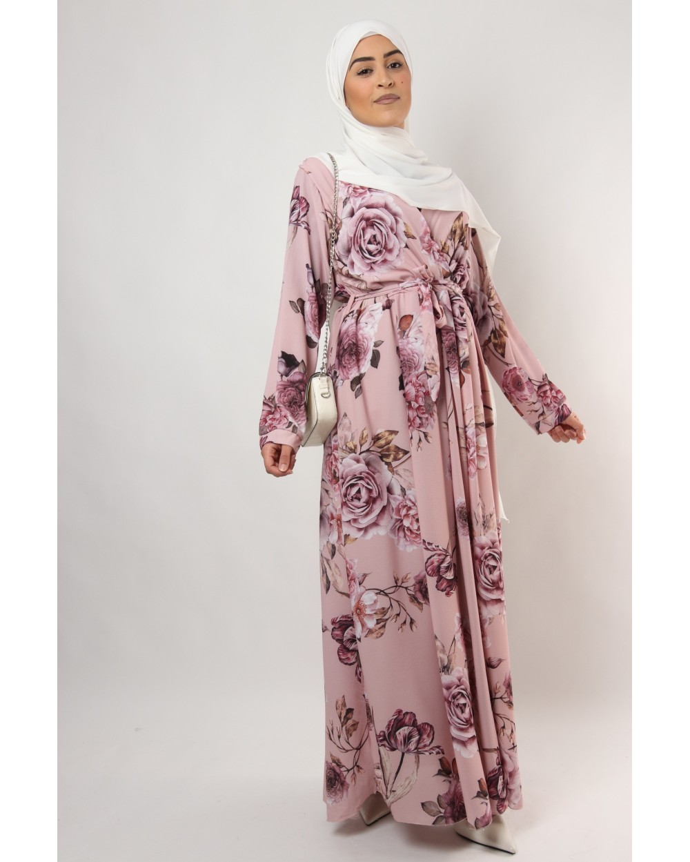 Robe cache coeur fleurie