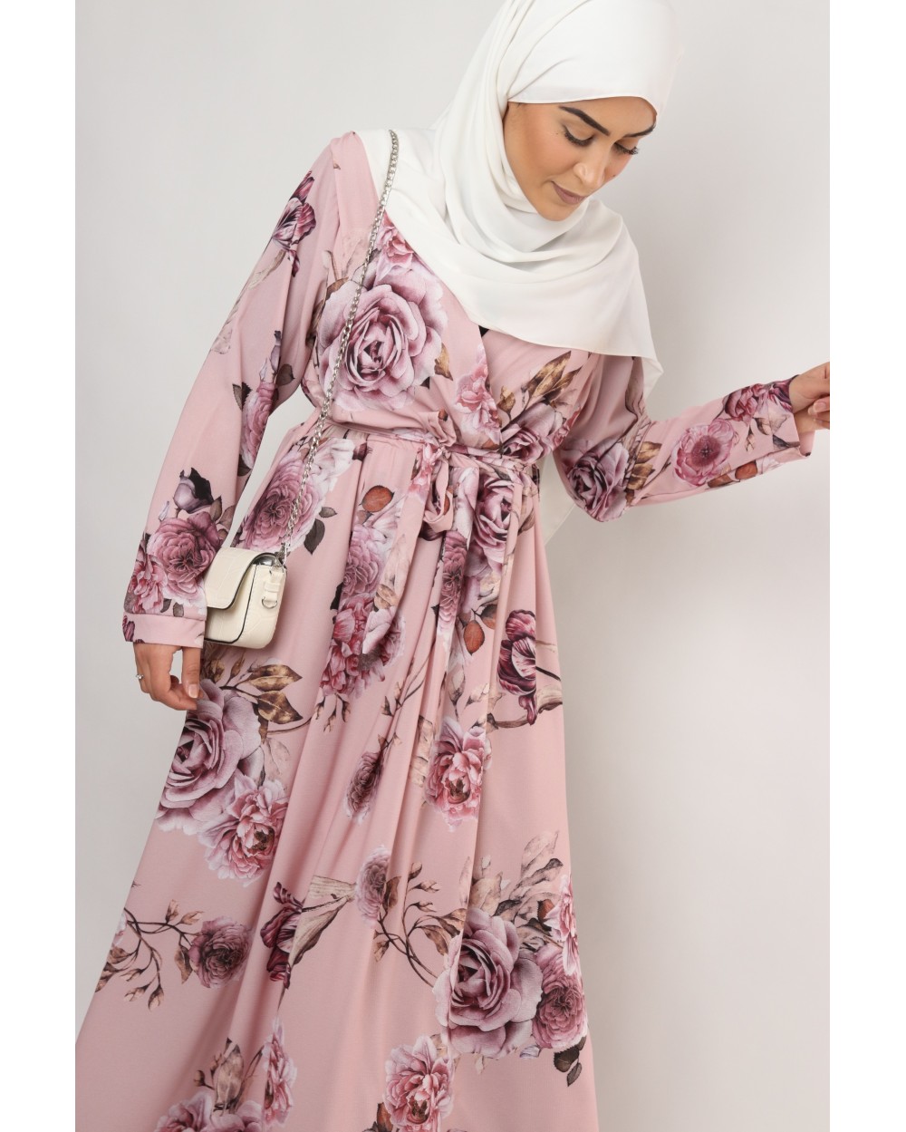 Robe cache coeur fleurie