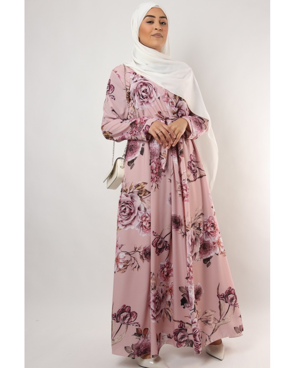 Robe cache coeur fleurie