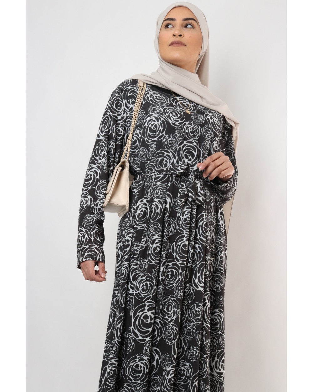 Dress with motives rosette