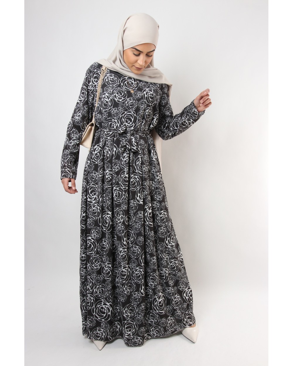 Dress with motives rosette