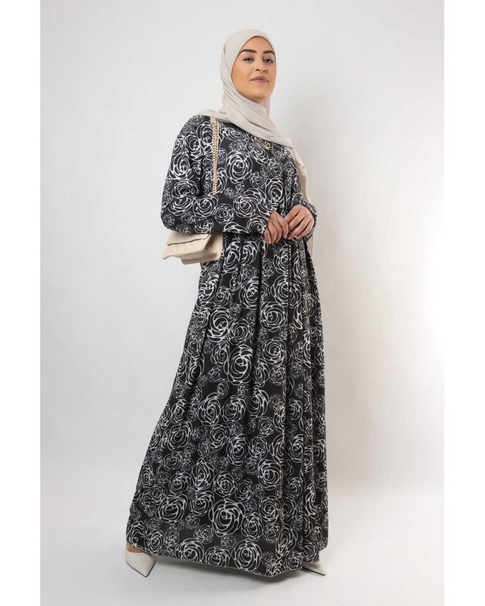 Dress with motives rosette