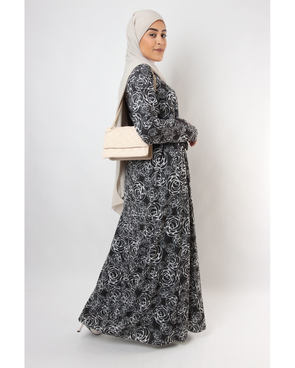 Dress with motives rosette