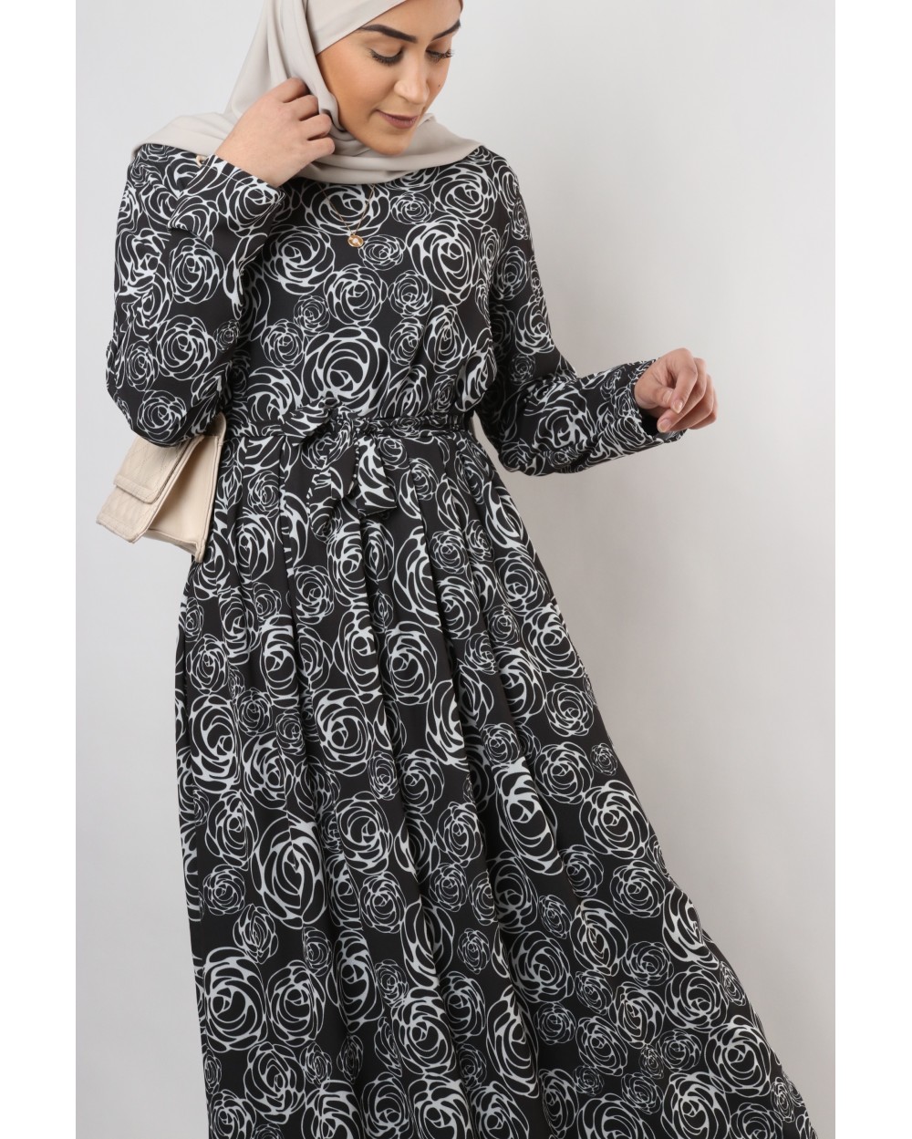 Dress with motives rosette