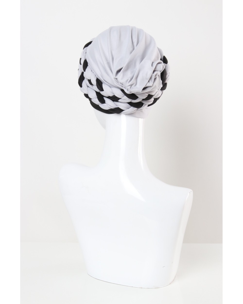 Turban to put on with braid