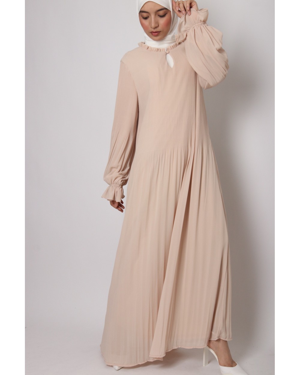 Roswella pleated dress with puff sleeves