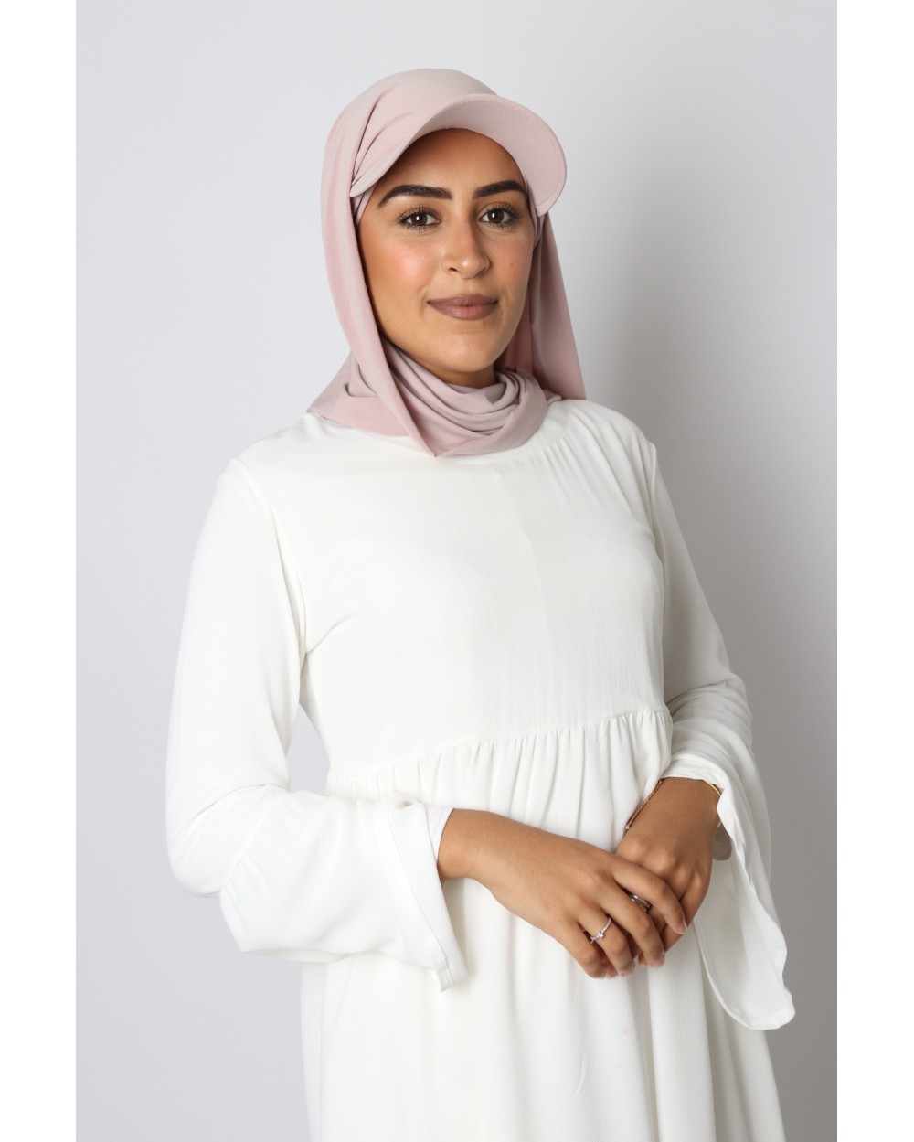Hijab à enfiler avec casquette intégrée