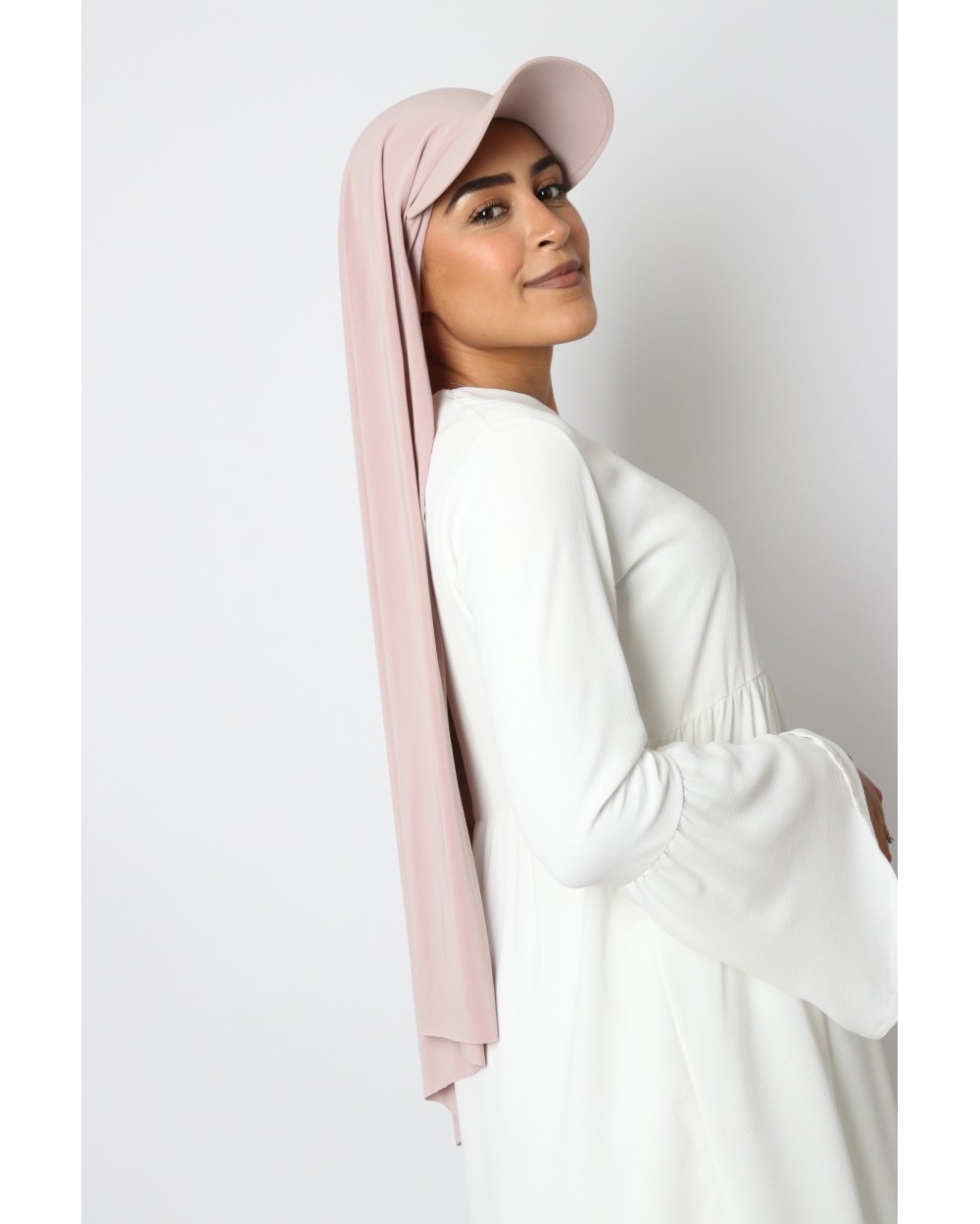 Hijab à enfiler avec casquette intégrée