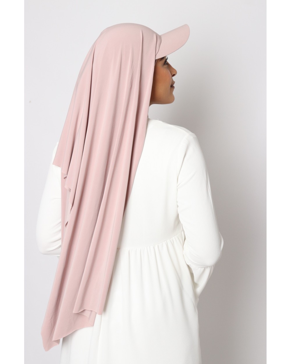 Hijab à enfiler avec casquette intégrée