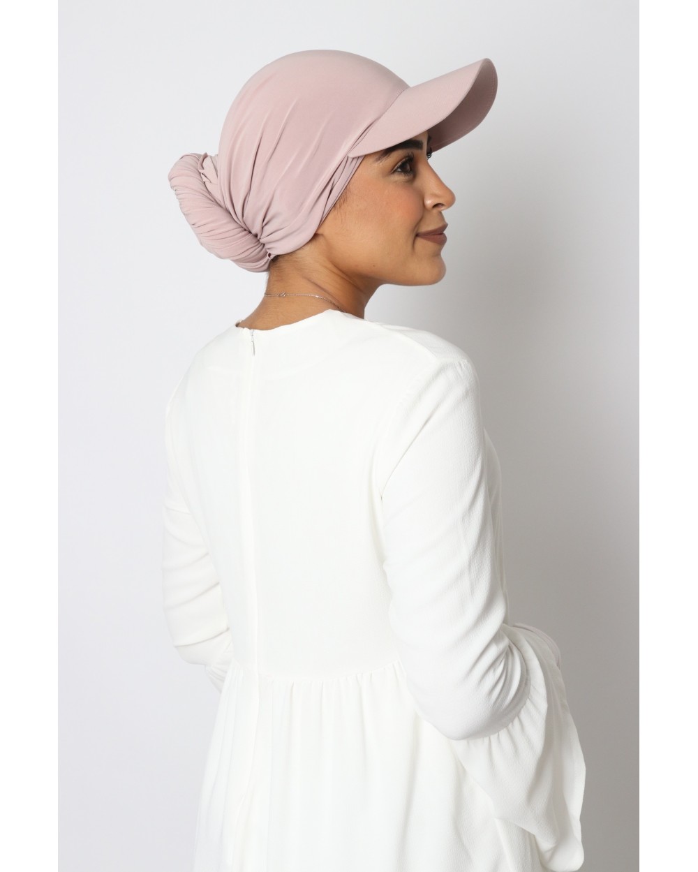 Hijab à enfiler avec casquette intégrée