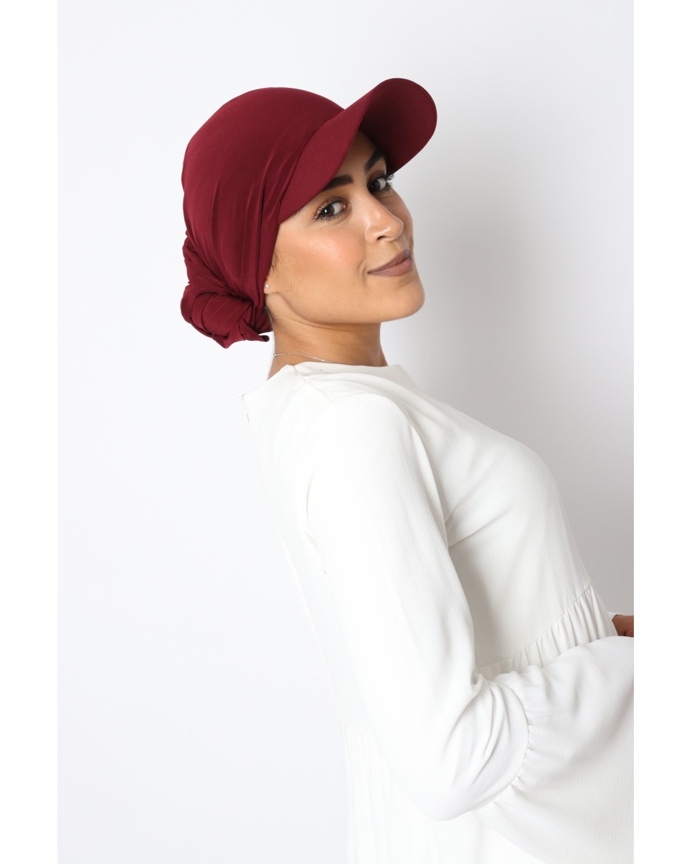 Hijab à enfiler avec casquette intégrée
