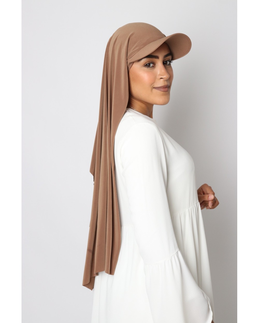 Hijab à enfiler avec casquette intégrée