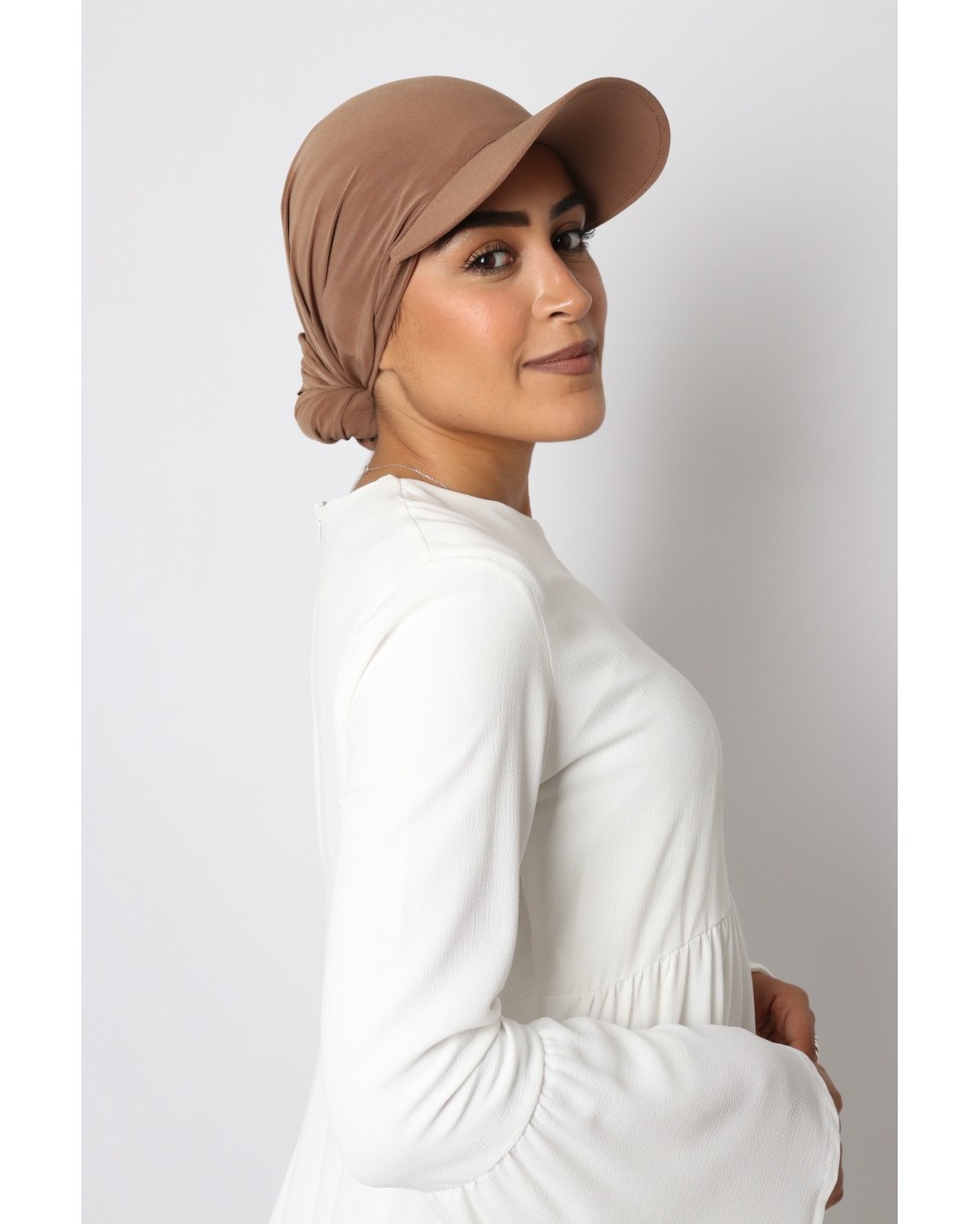 Hijab à enfiler avec casquette intégrée