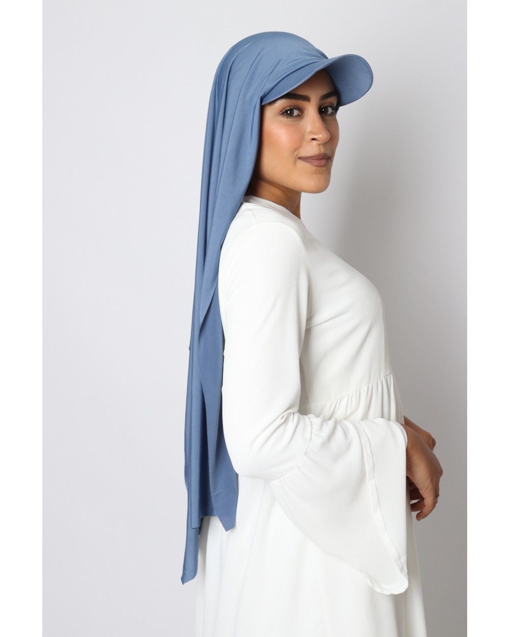 Hijab à enfiler avec casquette intégrée