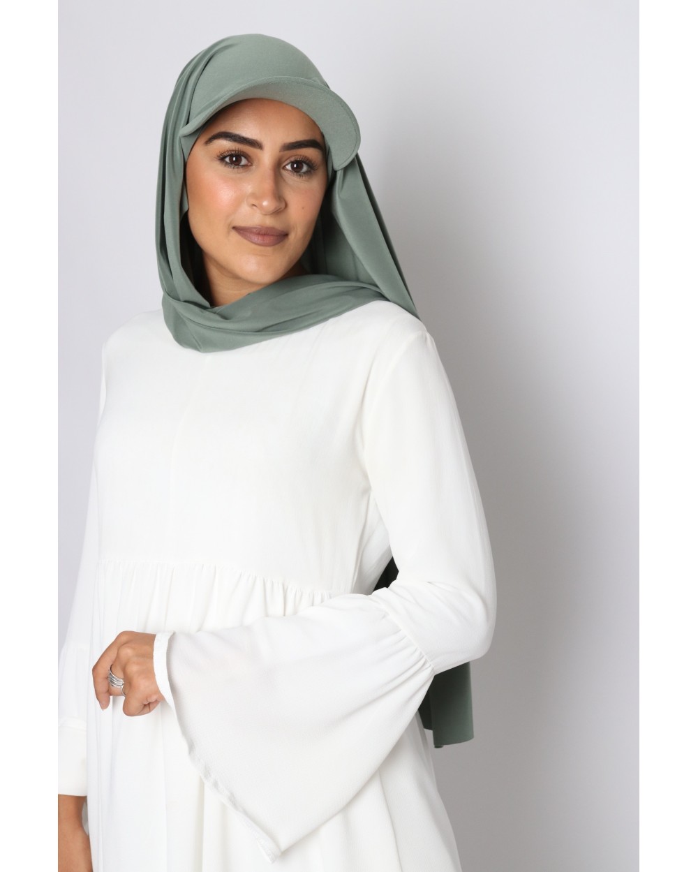 Hijab à enfiler avec casquette intégrée