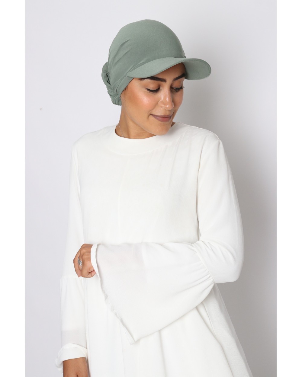 Hijab à enfiler avec casquette intégrée