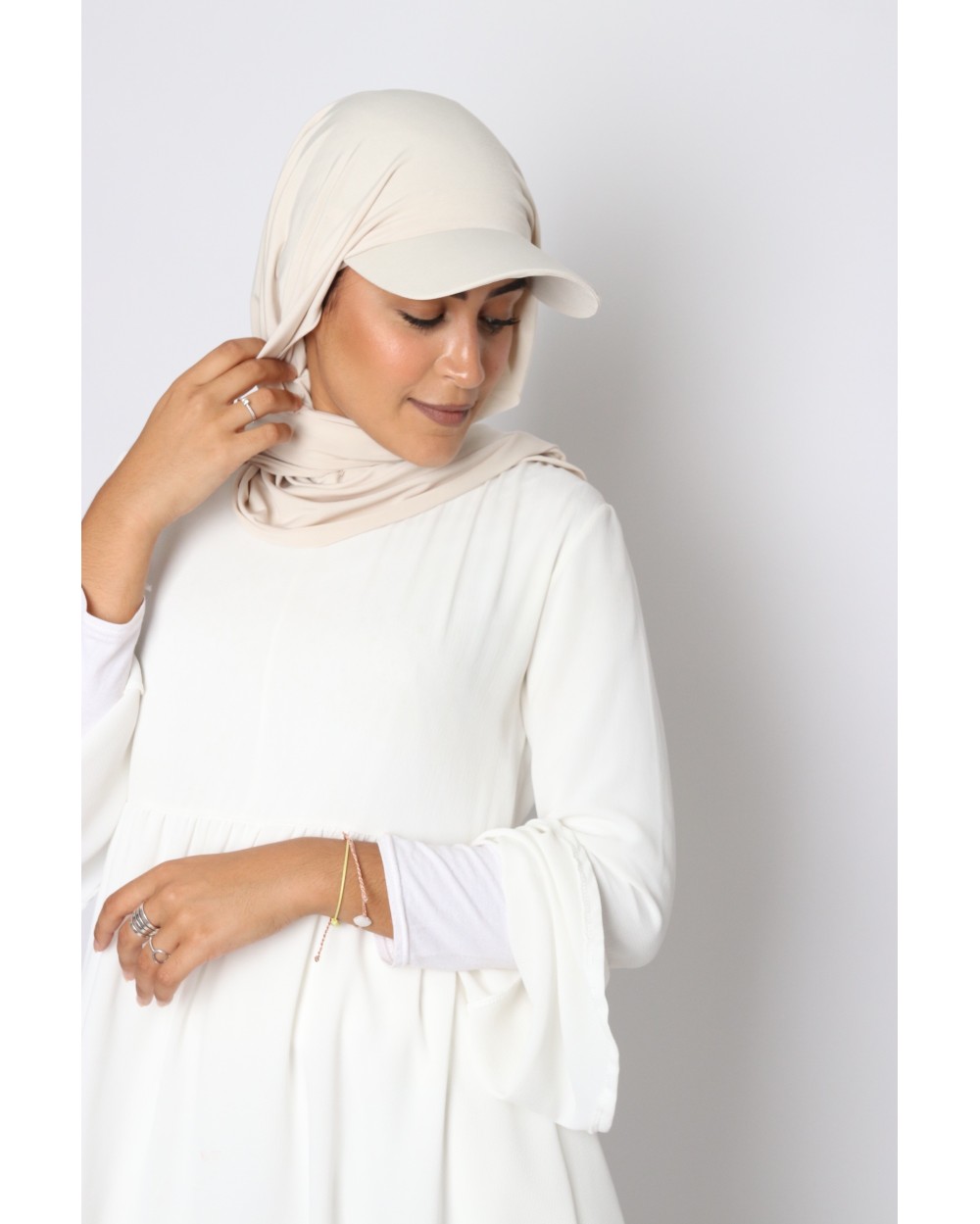 Hijab à enfiler avec casquette intégrée