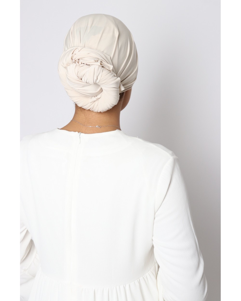 Hijab à enfiler avec casquette intégrée