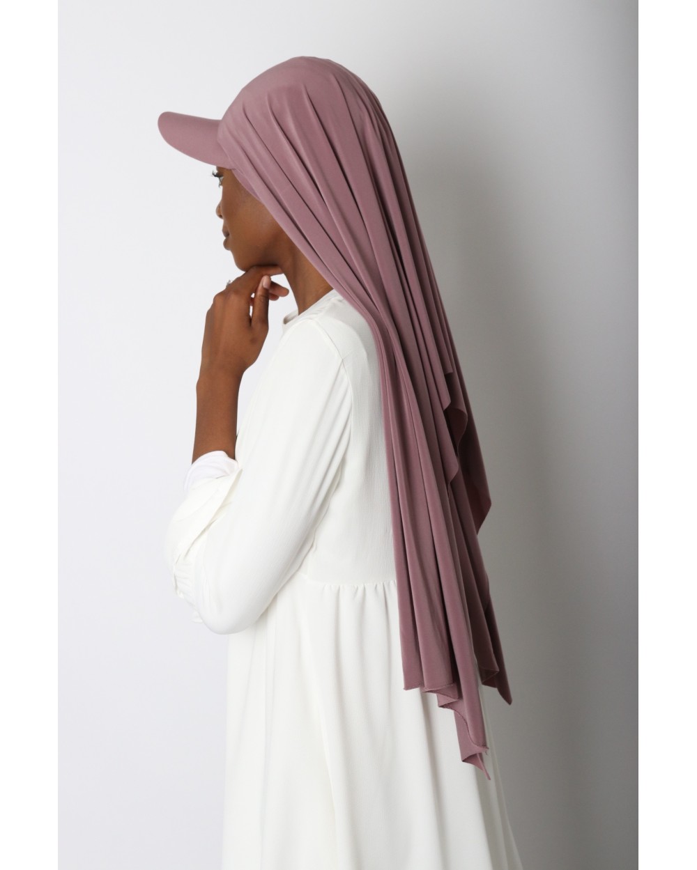Hijab à enfiler avec casquette intégrée