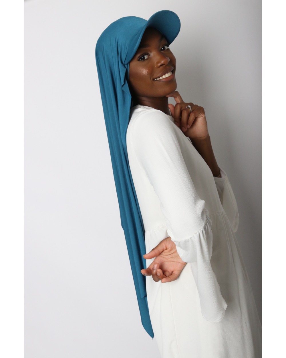Hijab à enfiler avec casquette intégrée