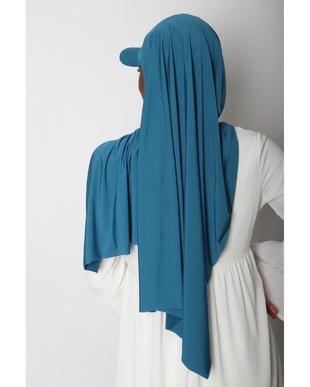 Hijab à enfiler avec casquette intégrée