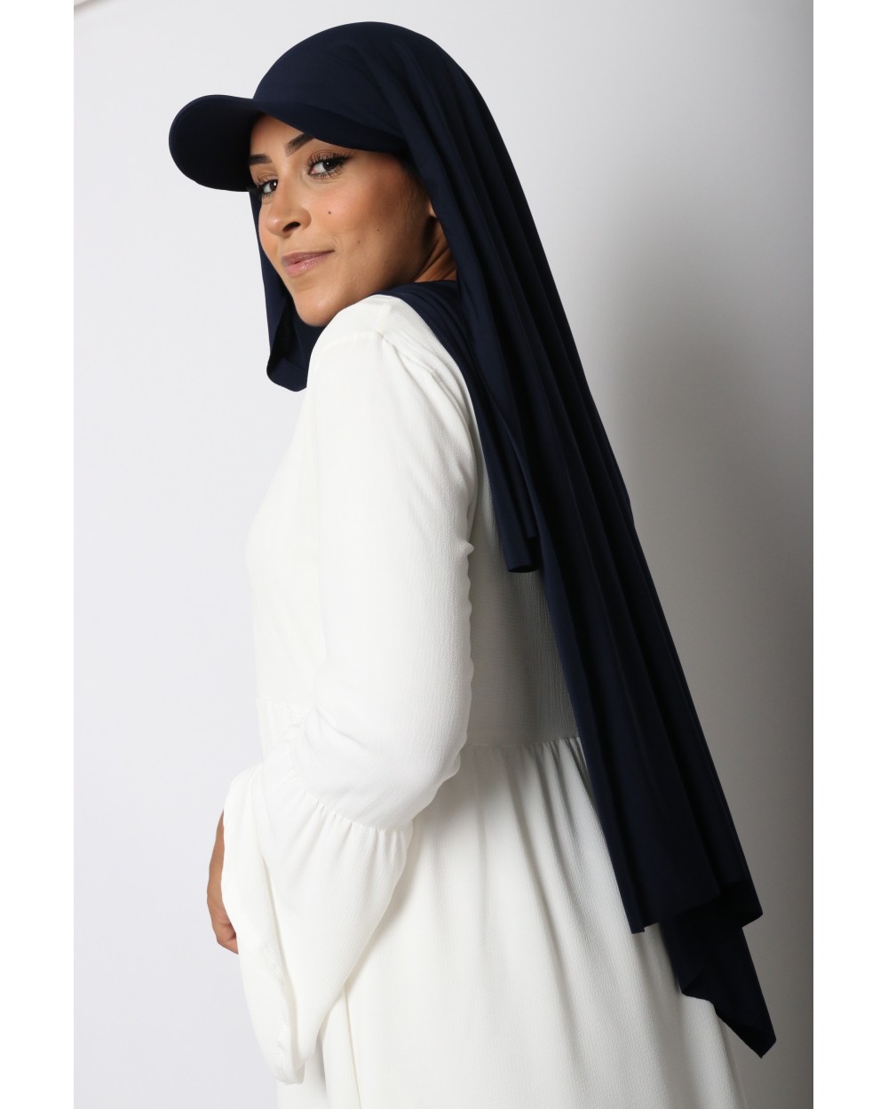 Hijab à enfiler avec casquette intégrée